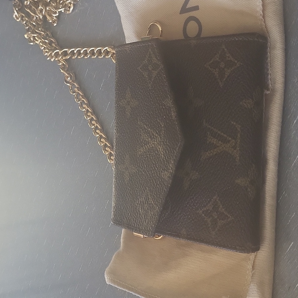 Louis vuitton rare pre year 2008 never wore nice monogram elise compact wallet